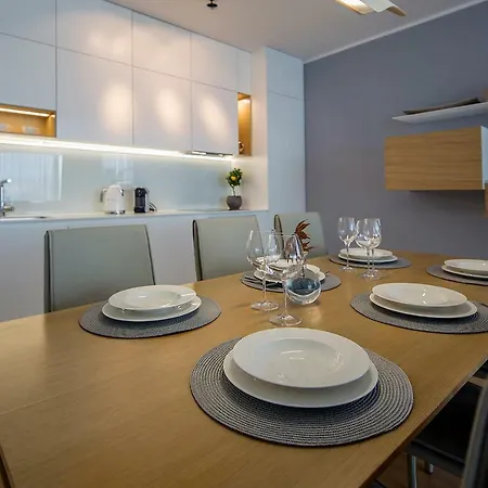 Deluxe Apartment *